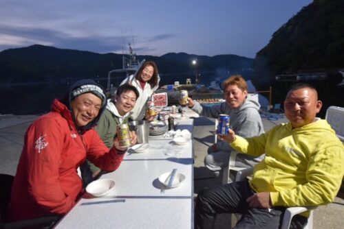 遠征に来てくれた皆んなとプライベートビーチでBBQ